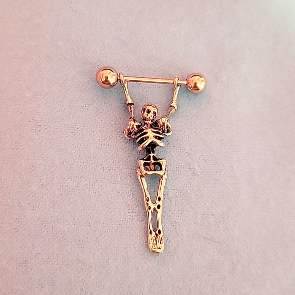 🆕️ Environment- Friendly Stainless Steel Nickel free Skull Nipple ring - Picture 1 of 3